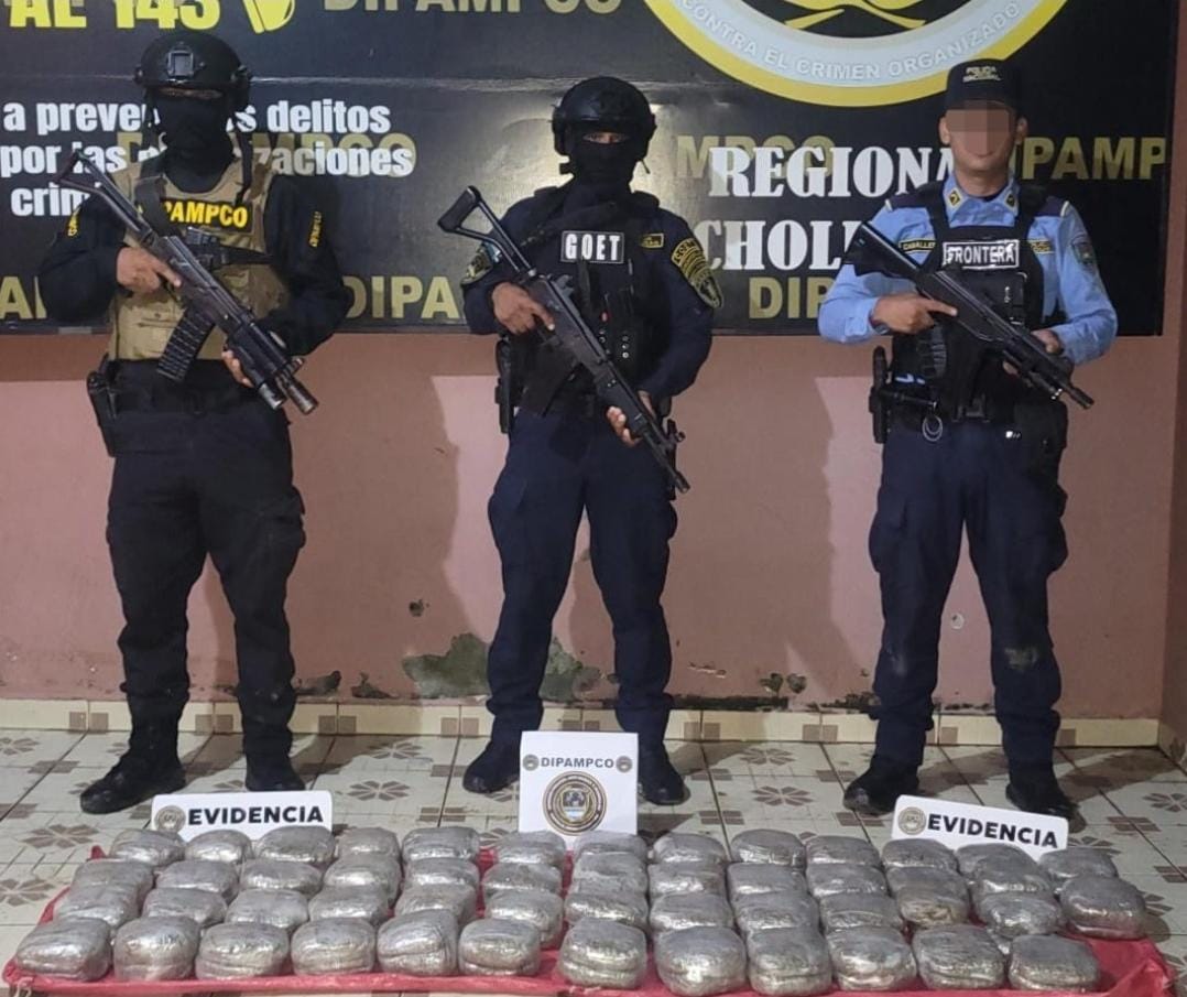 Policía Nacional decomisa 100 libras de supuesta marihuana proveniente de la zona norte del país