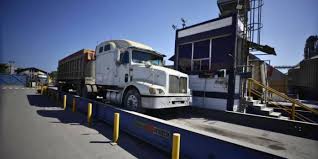 Transportistas suspenden paro en Puerto Cortés a la espera de soluciones en reunión