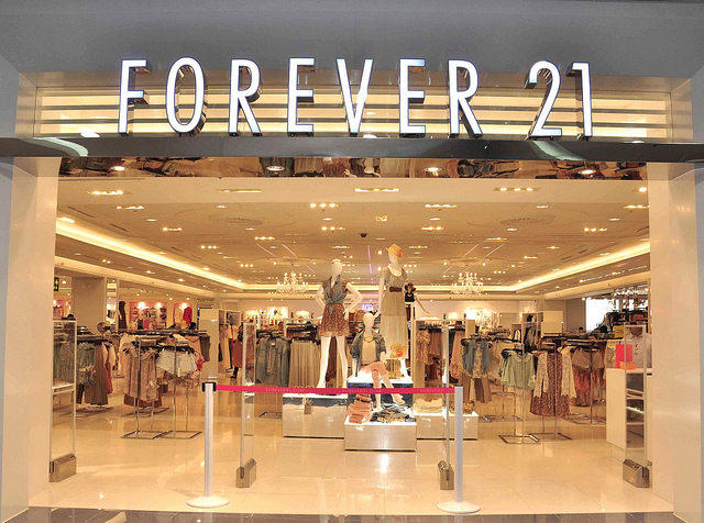 La marca de ropa Forever 21 se declara en bancarrota nuevamente en EEUU y alista ventas de liquidación