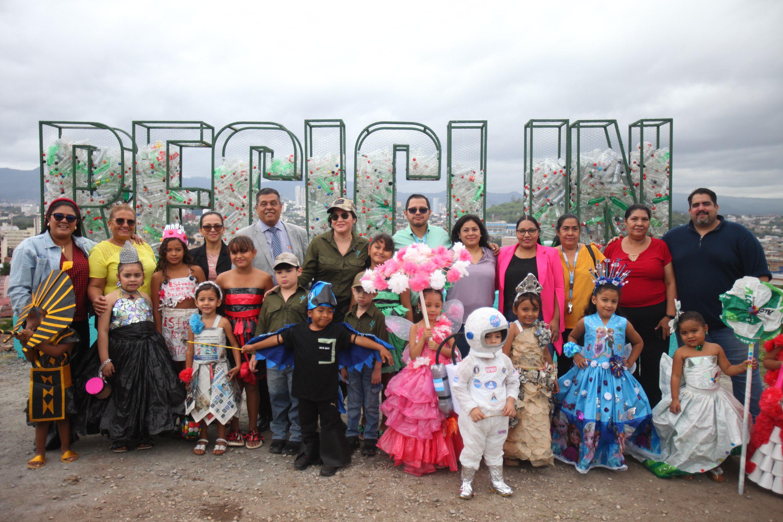 Reciclin, el primer parque de reciclaje en Honduras, es un sueño hecho realidad en la capital, hoy inauguró por las autoridades del Alcaldía del Distrito Central, en El Cerro El Berrinche de Comayagüela.