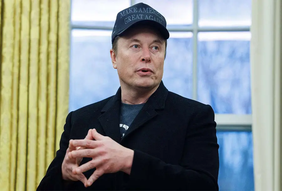 Musk y Altman se enzarzan en X acerca de la libre competencia de sus empresas en Apple