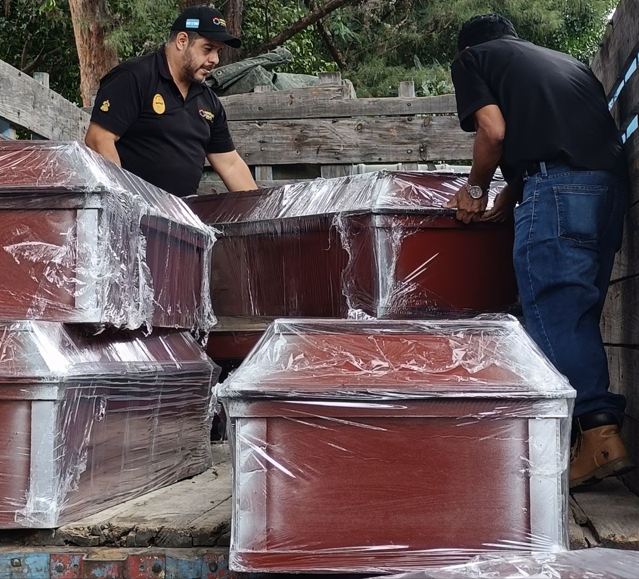 Medicina Forense recibió donación de ataúdes para tercera inhumación de cadáveres no reclamados en morgue capitalina
