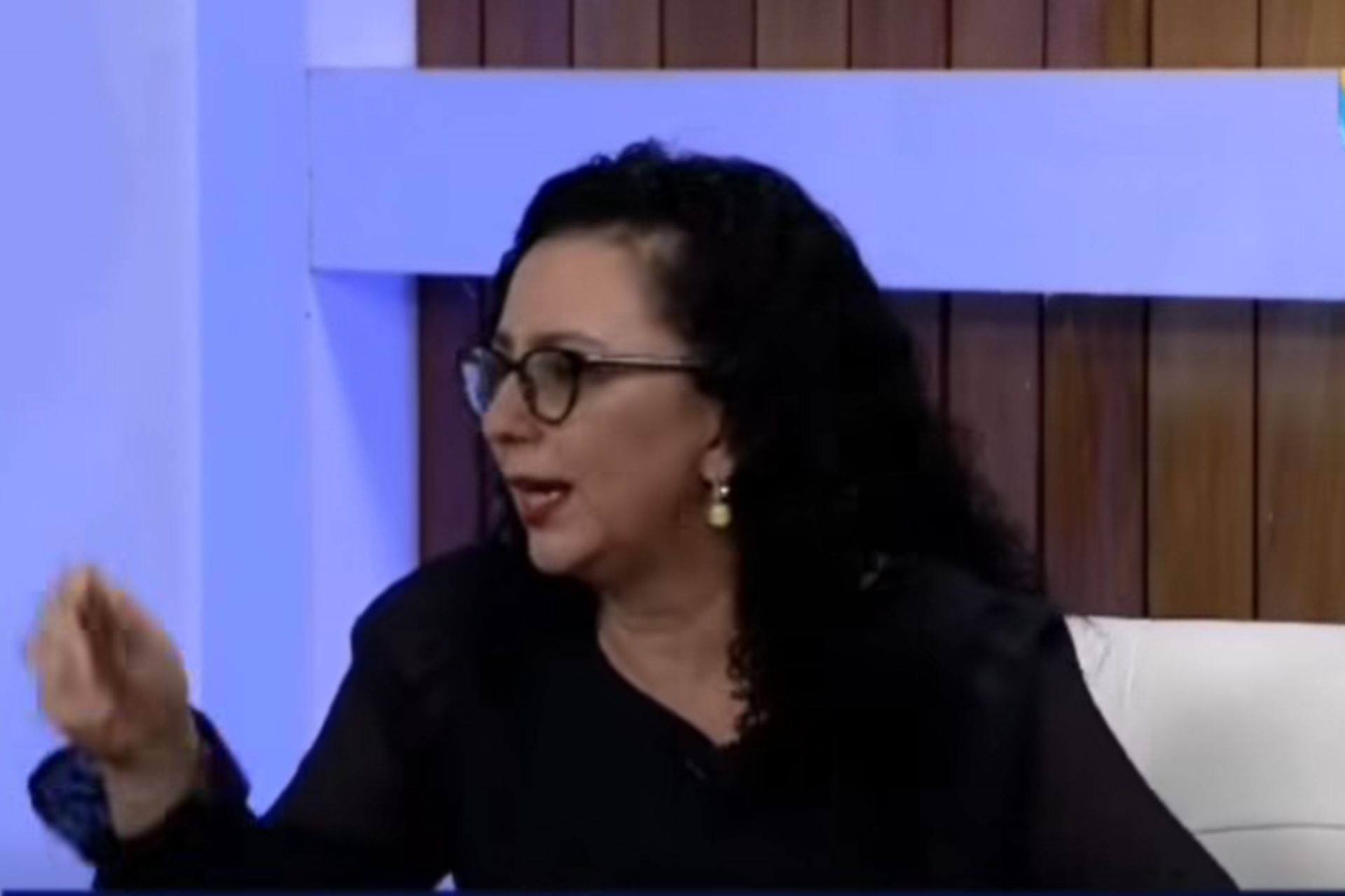 Recriminan a diputada del PSH sus posturas conservadoras