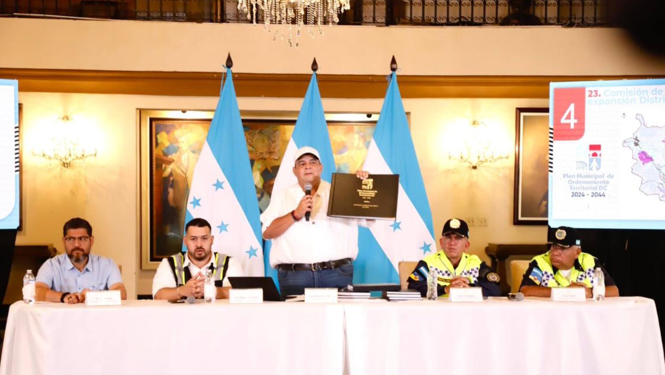 AMDC lanza Plan de Movilidad Urbana y Ordenamiento Territorial para gestionar el tráfico en la capital