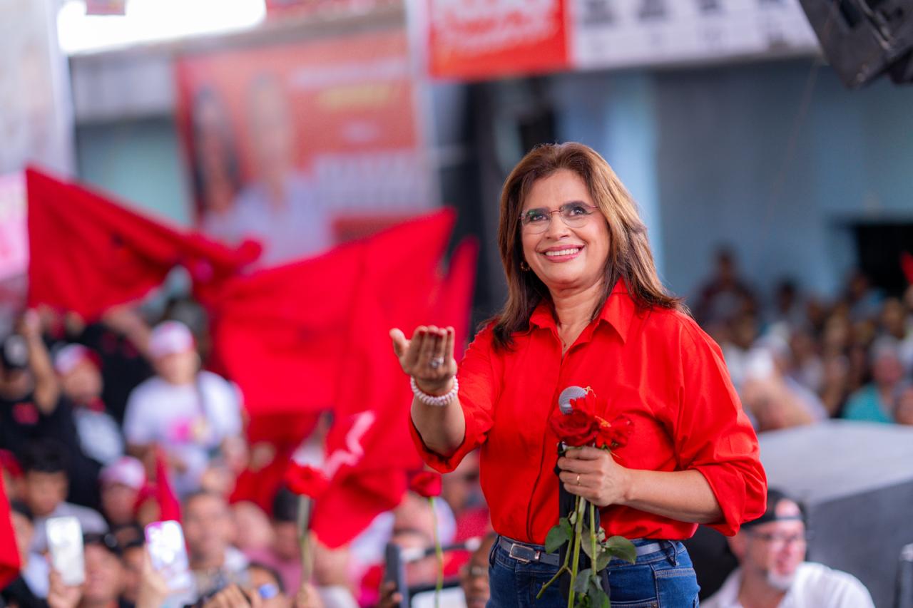 Rixi Moncada convoca a la juventud a continuar la revolución del pueblo en Siguatepeque