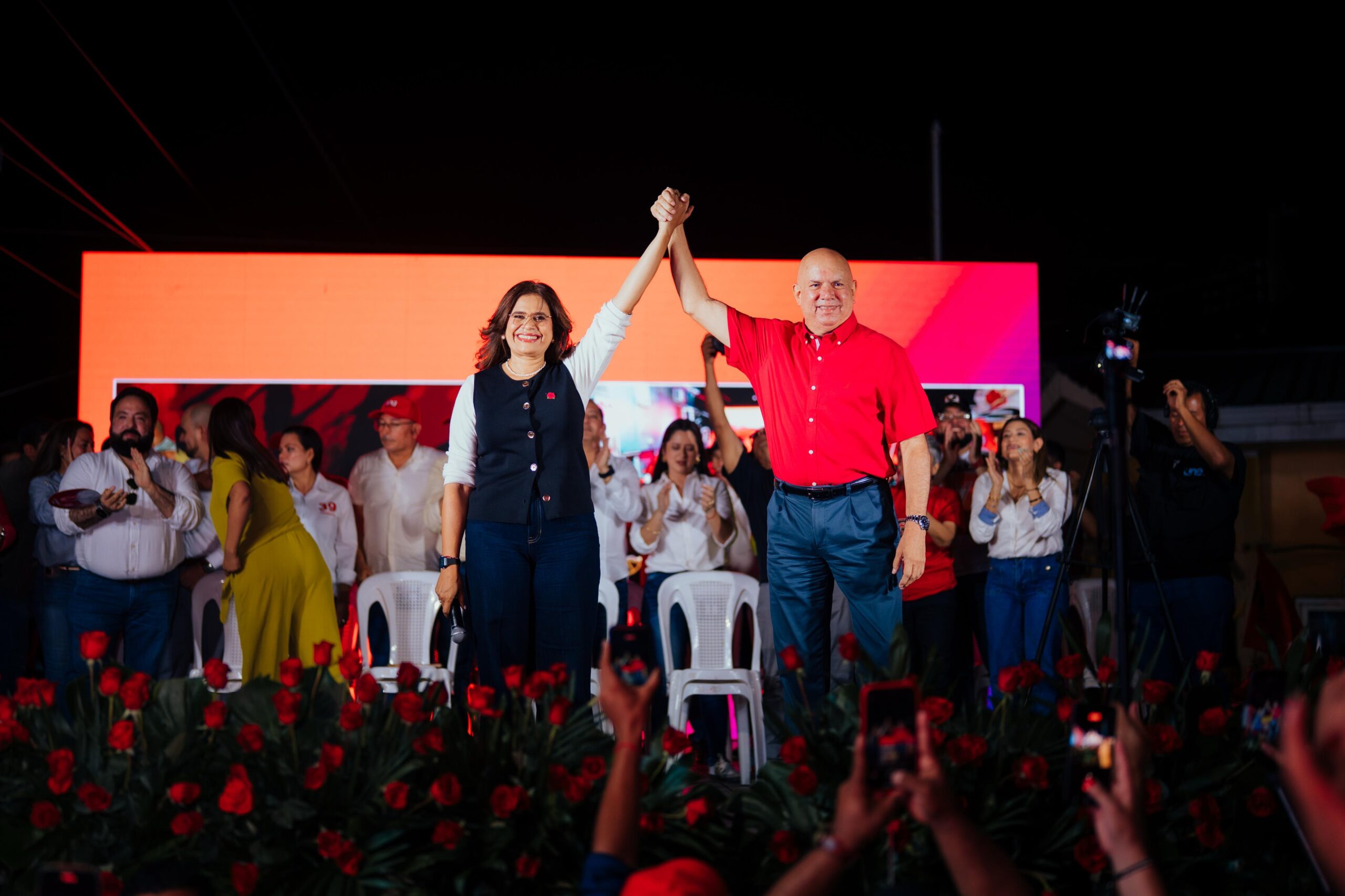Rixi Moncada visitó el sector Rivera Hernández de San Pedro Sula