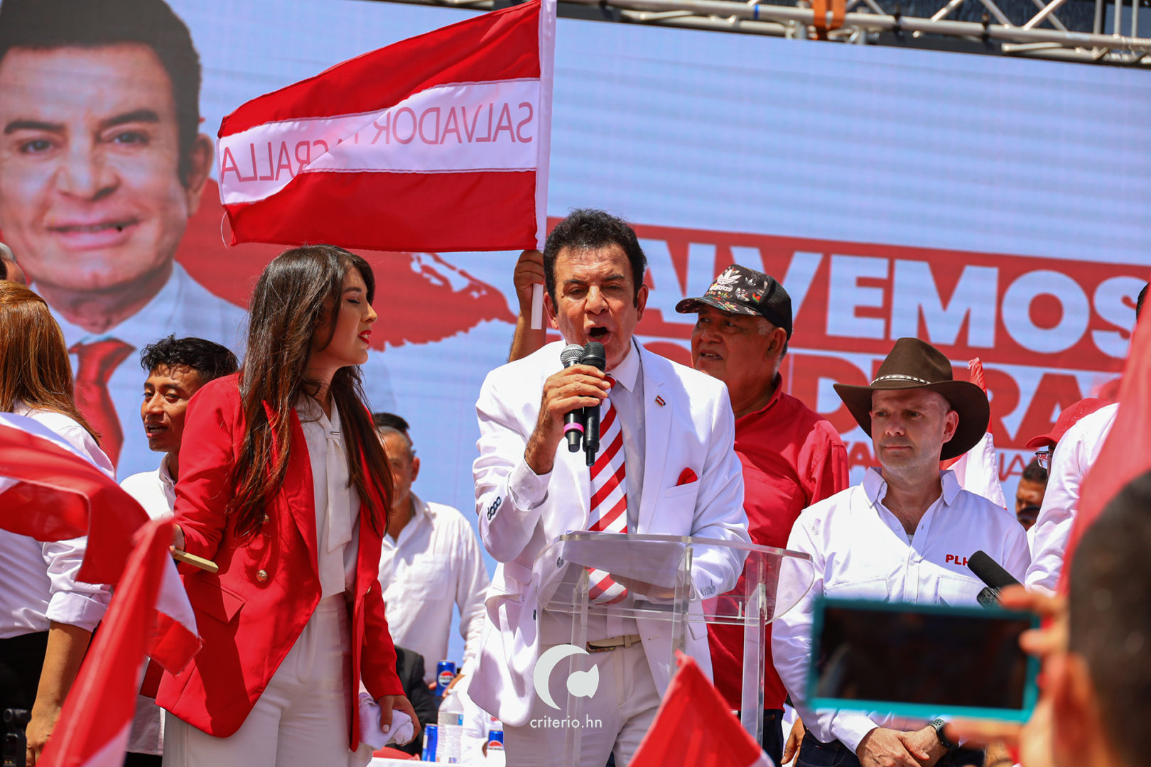 El presentador que irrumpió en la política hondureña con discurso anticorrupción