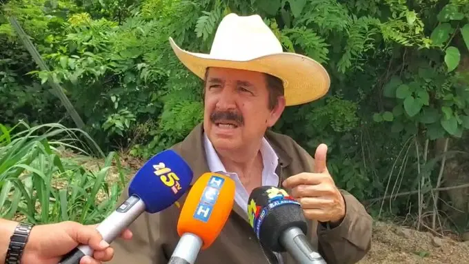 Zelaya acusa al Gobierno de seguir intereses externos y rechaza reformas a la ENEE